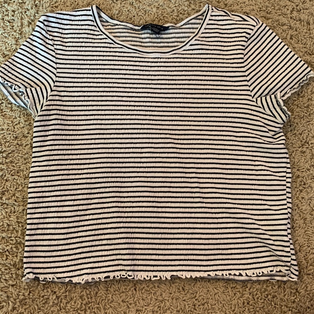 American Eagle cropped shirt
